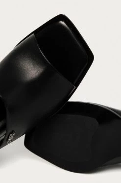 Γυναικεία Πέδιλα με τακούνι Karl Lagerfeld - Δερμάτινα σανδάλια μαύρο -Karl Lagerfeld Κατάστημα unnamed file 1710