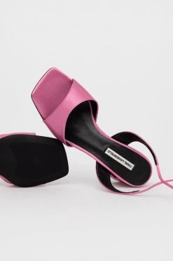 Γυναικεία Πέδιλα με τακούνι Karl Lagerfeld - Σανδάλια φούξια 7 Γυναικεία Πέδιλα με τακούνι Karl Lagerfeld - Σανδάλια φούξια -Karl Lagerfeld Κατάστημα unnamed file 2120