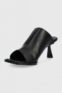 Γυναικεία Σαγιονάρες Δερμάτινες παντόφλες Karl Lagerfeld Panache χρώμα: μαύρο -Karl Lagerfeld Κατάστημα unnamed file 2187