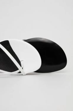 Γυναικεία Σανδάλια Karl Lagerfeld χρώμα: άσπρο -Karl Lagerfeld Κατάστημα unnamed file 2333